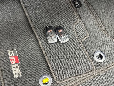 Used 2023 Toyota GR86 Premium RWD image 75