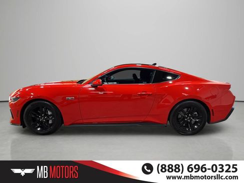 Used 2025 Ford Mustang GT RWD image 2
