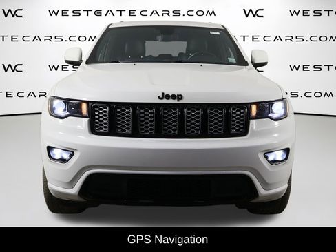 Used 2020 Jeep Grand Cherokee Altitude image 2