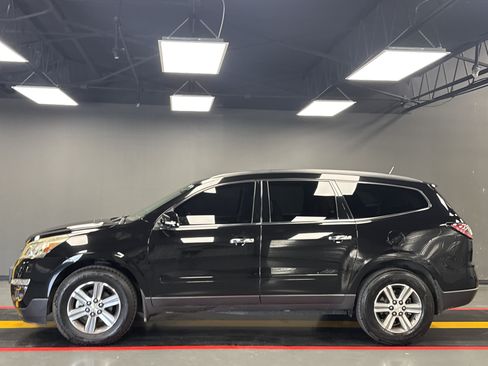 Used 2016 Chevrolet Traverse LT FWD image 3