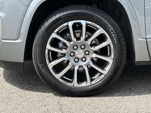Used 2023 GMC Acadia Denali w/ Denali Technology Package AWD/4WD image 8