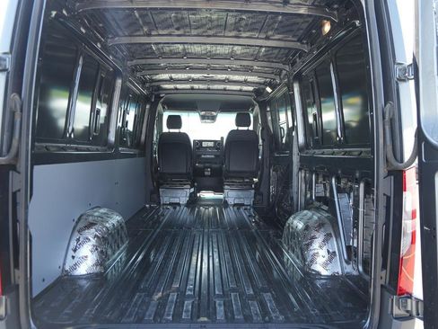 Used 2024 Mercedes-Benz Sprinter 2500 image 5