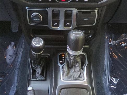 Used 2024 Jeep Wrangler Sport AWD/4WD image 12