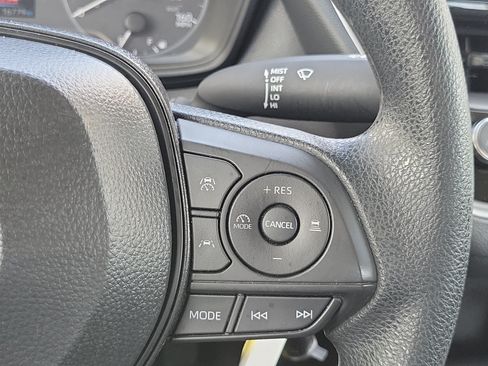 Used 2025 Toyota Corolla LE FWD image 23