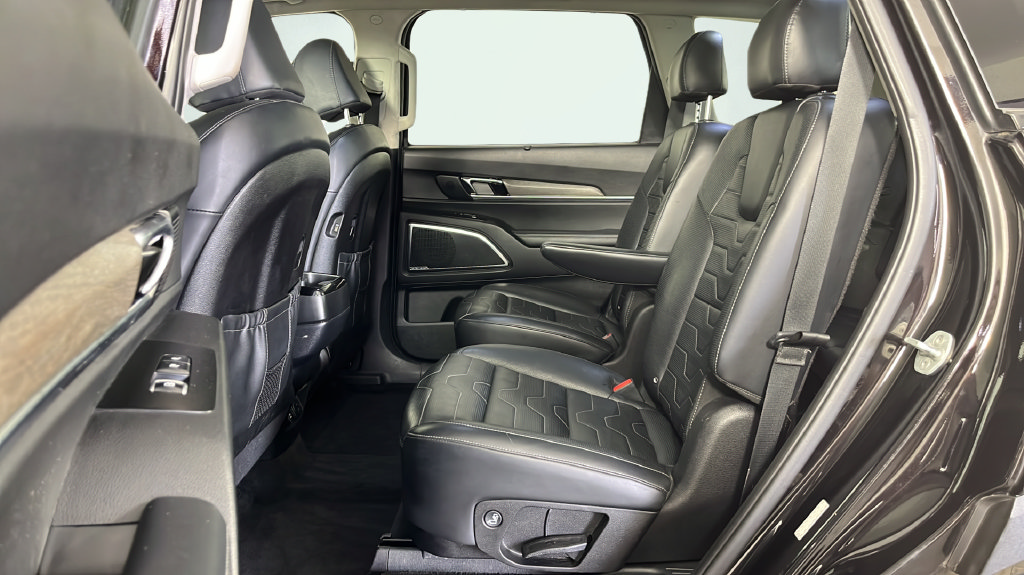 Used 2022 Kia Telluride SX w/ SX Prestige Package AWD/4WD image 16
