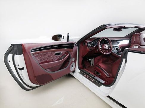 Used 2022 Bentley Continental GT Speed image 32