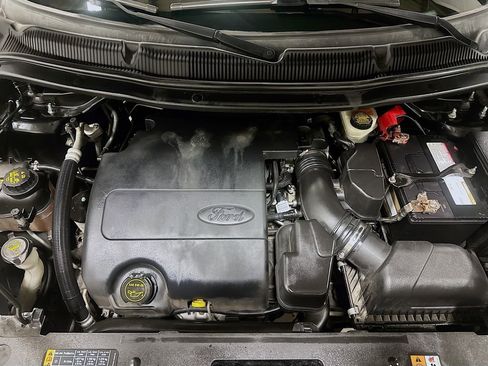 Used 2017 Ford Explorer XLT w/ Equipment Group 202A image 38