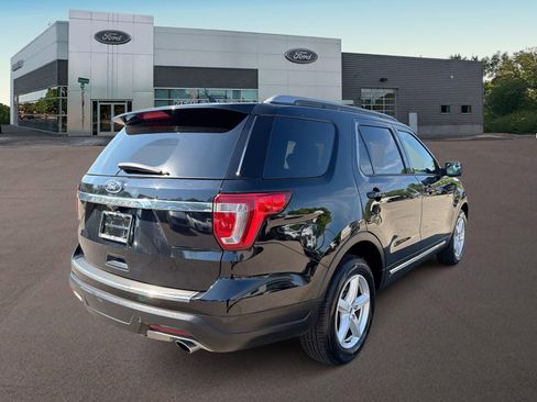 Used 2018 Ford Explorer XLT w/ Equipment Group 202A FWD image 11