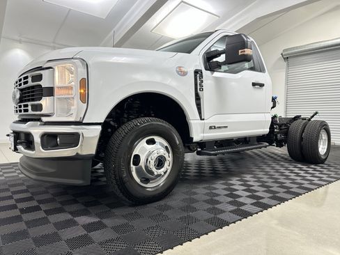New 2025 Ford F350 XL w/ XL Chrome Package image 3
