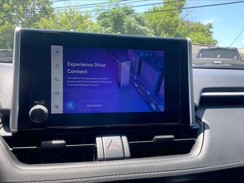 Used 2025 Toyota RAV4 XLE w/ Convenience Package FWD image 32