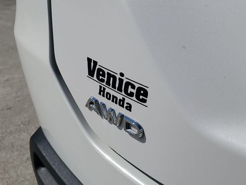 Used 2023 Honda Pilot LX image 11