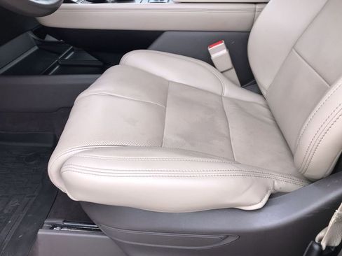 Used 2024 Lincoln Navigator Reserve AWD/4WD image 12