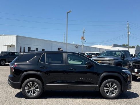New 2026 Chevrolet Equinox LT w/ Safety and Technology Package FWD image 8