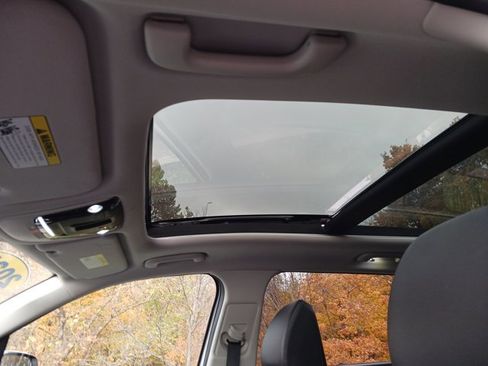 Used 2025 Kia Sorento S w/ Panoramic Sunroof Package image 33