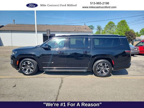 Used 2024 Jeep Wagoneer L Series III w/ Flexible Seating Group AWD/4WD image 2