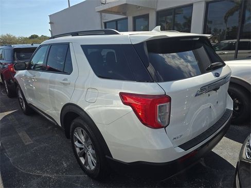 Used 2023 Ford Explorer XLT w/ Equipment Group 202A image 4
