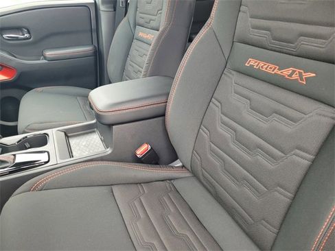 Used 2025 Nissan Frontier PRO-4X w/ Black Accent Package image 13