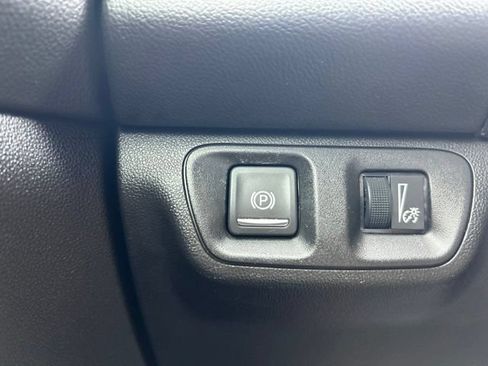 Used 2023 GMC Acadia SLE w/ Driver Convenience Package FWD image 36