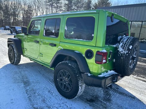 Used 2025 Jeep Wrangler Sport S image 15