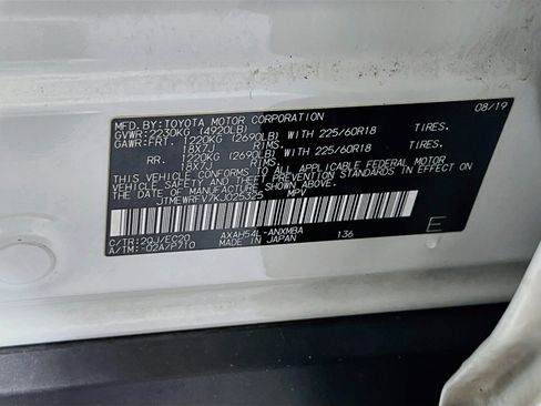 Used 2019 Toyota RAV4 XSE w/ Carpet Mat Package AWD/4WD image 31