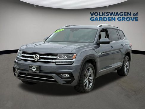 Used 2018 Volkswagen Atlas SEL w/ R-Line Package AWD/4WD image 4