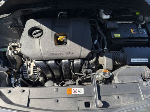 Used 2025 Kia Soul LX w/ LX Technology Package FWD image 29