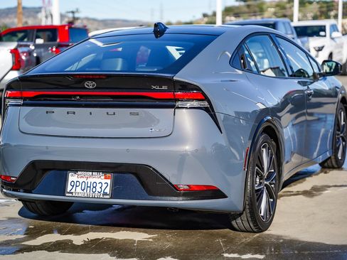 Certified 2024 Toyota Prius XLE image 11