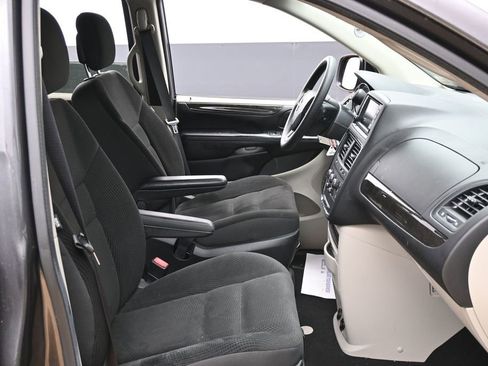 Used 2019 Dodge Grand Caravan SE image 31