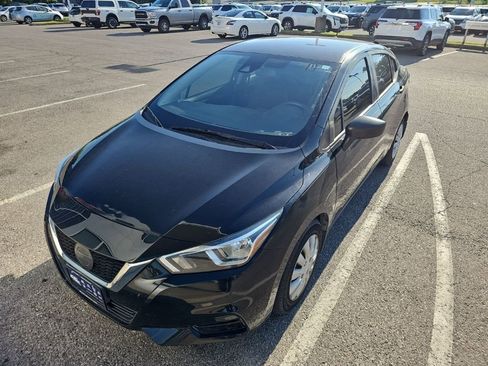 Certified 2020 Nissan Versa S FWD image 2
