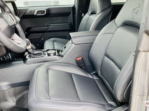 New 2025 Ford Bronco Big Bend w/ Black Diamond Package image 10