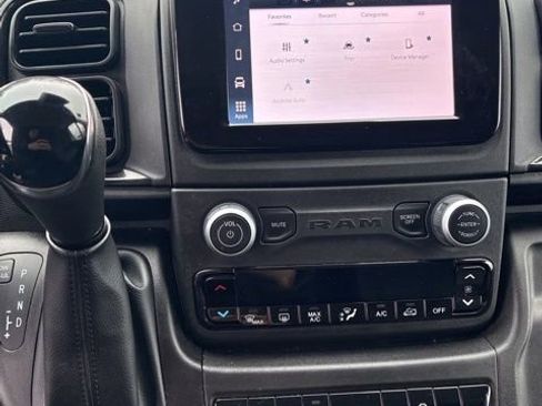 Used 2025 RAM ProMaster 2500 w/ Convenience Group image 16