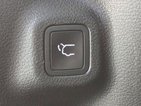 Used 2023 Jeep Compass Latitude w/ Convenience Group AWD/4WD image 13