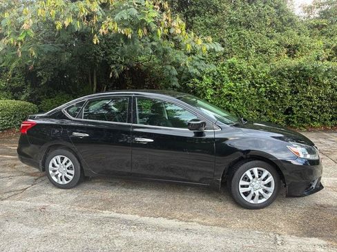 Used 2017 Nissan Sentra S FWD image 3