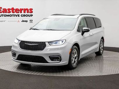 Certified 2023 Chrysler Pacifica Limited