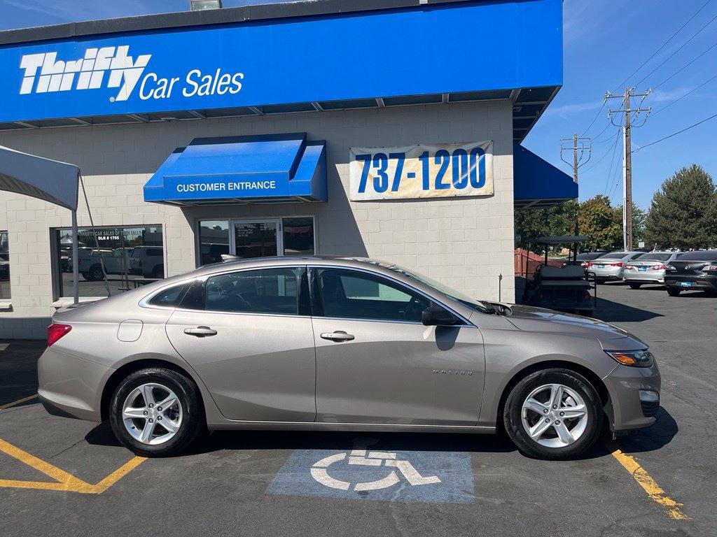 Used 2022 Chevrolet Malibu LS w/ LPO, Convenience Package 1 FWD image 2
