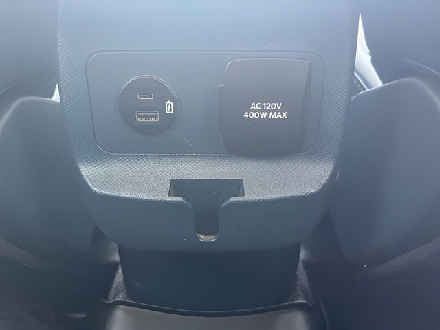 Used 2022 Ford Maverick Lariat w/ Lariat Luxury Package FWD image 32