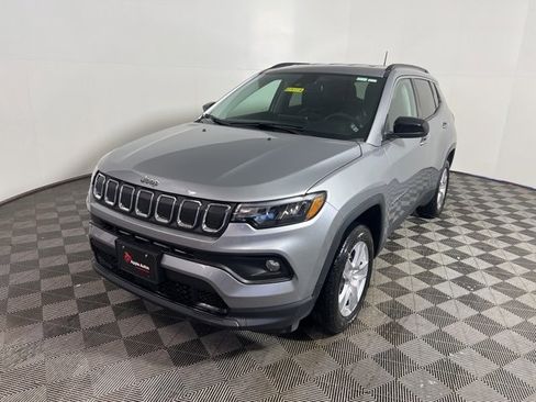 Certified 2022 Jeep Compass Latitude w/ Convenience Group image 3