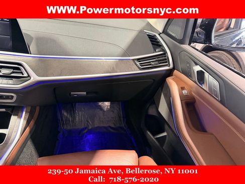 Used 2021 BMW X7 xDrive40i w/ Premium Package image 32
