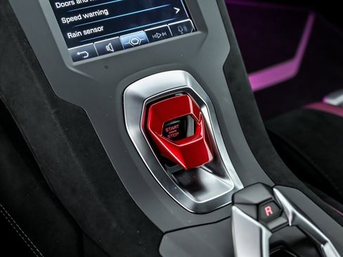 Used 2022 Lamborghini Huracan STO image 40