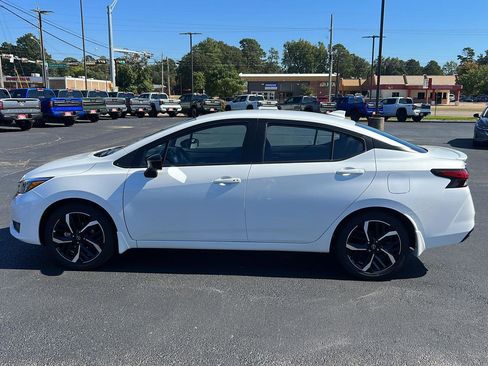 New 2025 Nissan Versa SR w/ Trunk Package image 8