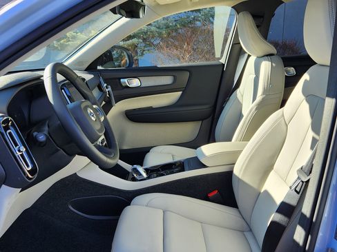 New 2026 Volvo XC40 B5 Plus w/ Protection Package Premier image 6