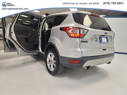 Used 2017 Ford Escape SE FWD image 18