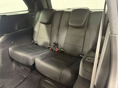Used 2025 Mercedes-Benz GLS 580 4MATIC image 29