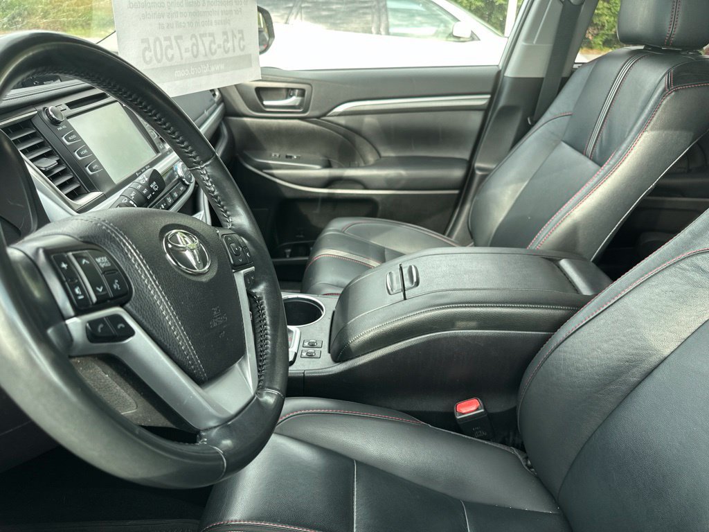 Used 2019 Toyota Highlander SE AWD/4WD image 9