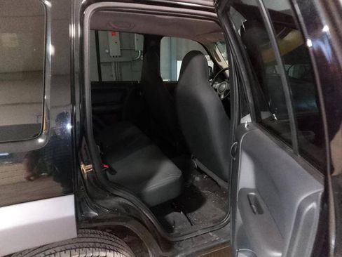 Used 2004 Jeep Liberty Sport w/ PWR Convenience Group AWD/4WD image 28