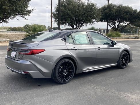 New 2026 Toyota Camry Hybrid image 5