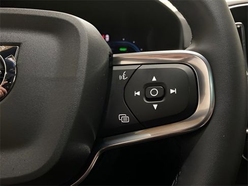 Used 2023 Volvo XC40 Recharge Ultimate w/ Protection Package Premier image 27