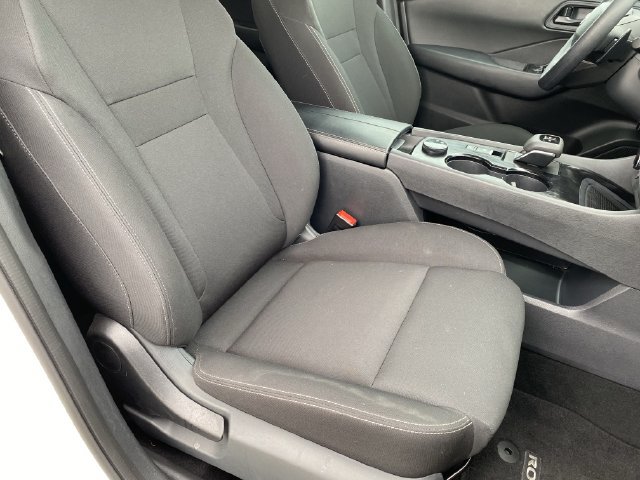 Used 2025 Nissan Rogue S AWD/4WD image 10