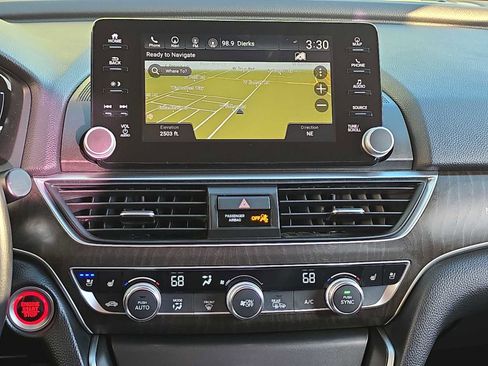 Used 2018 Honda Accord Touring image 20