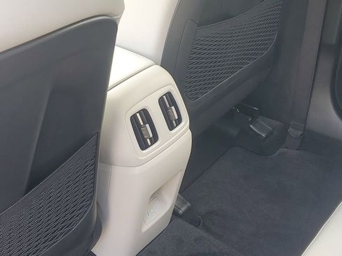 Certified 2025 Hyundai Tucson Limited FWD image 14